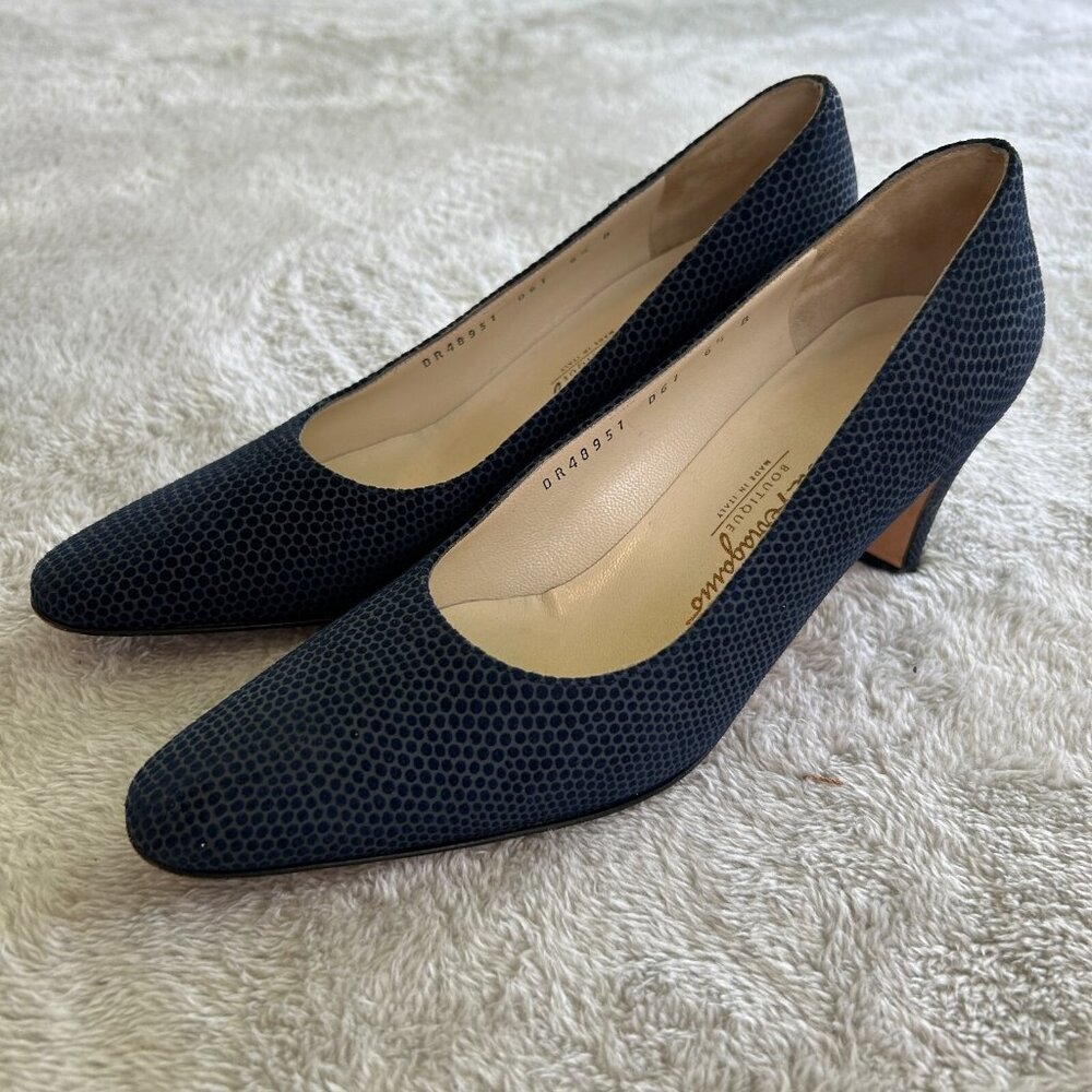 Salvatore Ferragamo Boutique Pumps Womens 6-1/2 B Blue Suede Reptile Textured - Picture 2 of 10